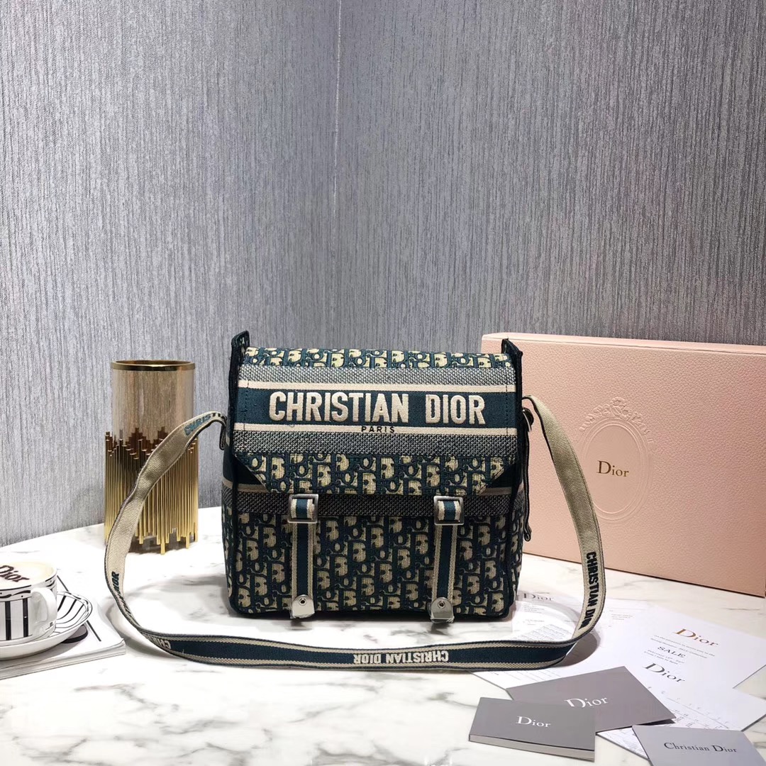 [premium] D 디* 오블리크 자수 캠프 백 28.5CM
