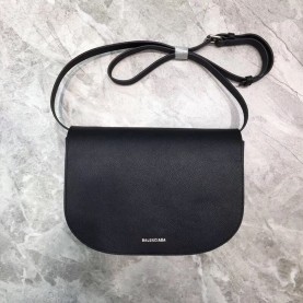 [premium] B 발렌*** 빌데이 크로스백 24CM