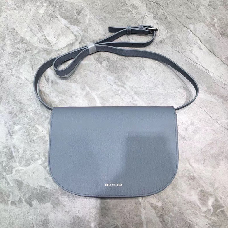 [premium] B 발렌*** 빌데이 크로스백 24CM