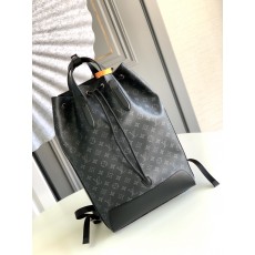 [premium] L 루이비* 프라그먼트 익스플로어 백팩 M40527